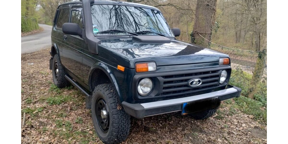 Lada Niva 48.000 km 11.700 &euro; Kamp-Lintfort 47475
