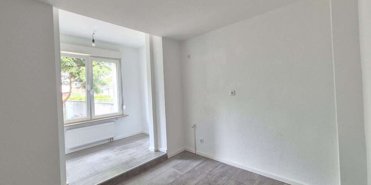 Etagenwohnung Krefeld Gellep-Stratum - 3 Zimmer, 80 m&sup2;, 800&euro; | Angebot:26798302
