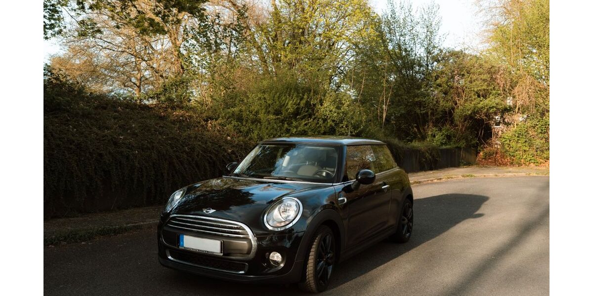 Mini ONE 68.810 km 12.400 &euro; Oberhausen 46119