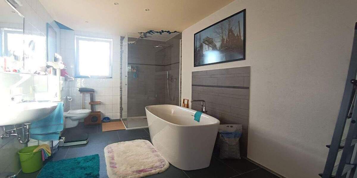 Terrassenwohnung Krefeld Stadtmitte - 3 Zimmer, 142 m&sup2;, 389.000&euro; | Angebot:26273940