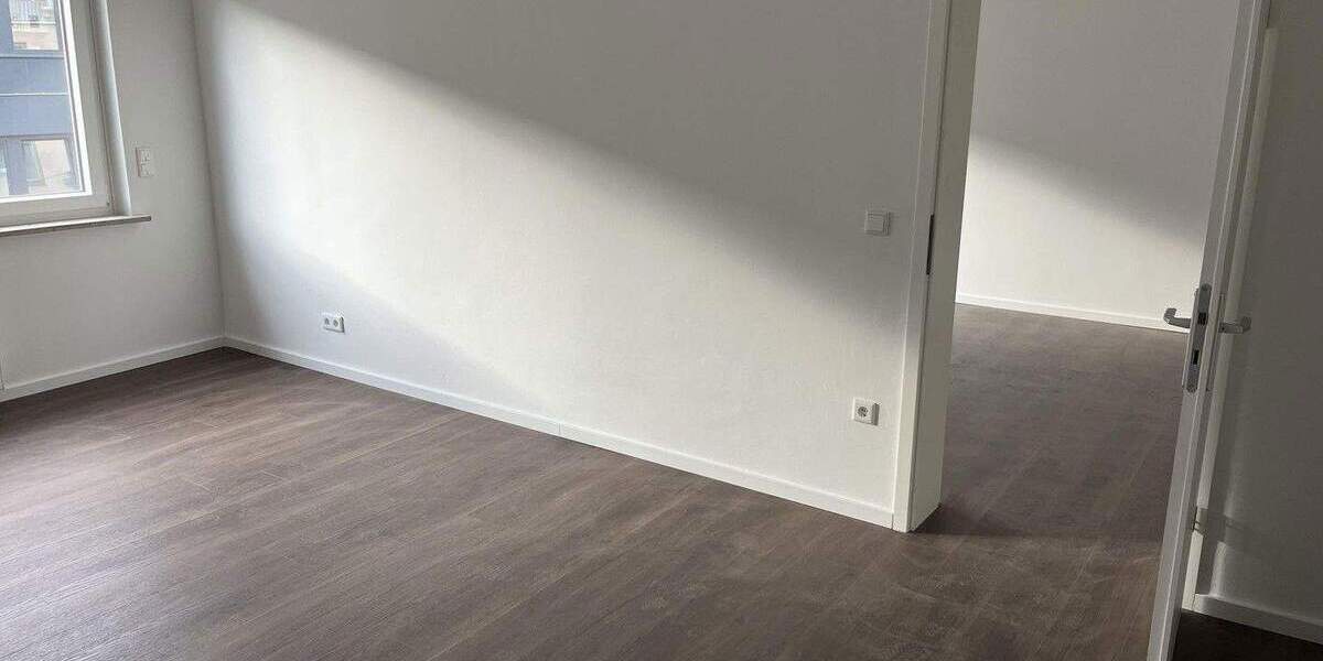 Etagenwohnung Krefeld Stadtmitte - 2 Zimmer, 91 m&sup2;, 710&euro; | Angebot:25780302