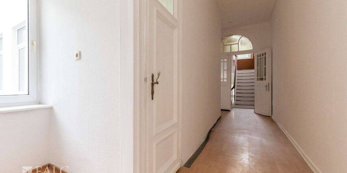 Mehrfamilienhaus, Wohnhaus Krefeld Stadtmitte - 1 Zimmer, 370 m&sup2;, 799.999&euro; | Angebot:26081937