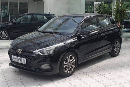 Hyundai i20 25.400 km 14.890 &euro; Geldern 47608
