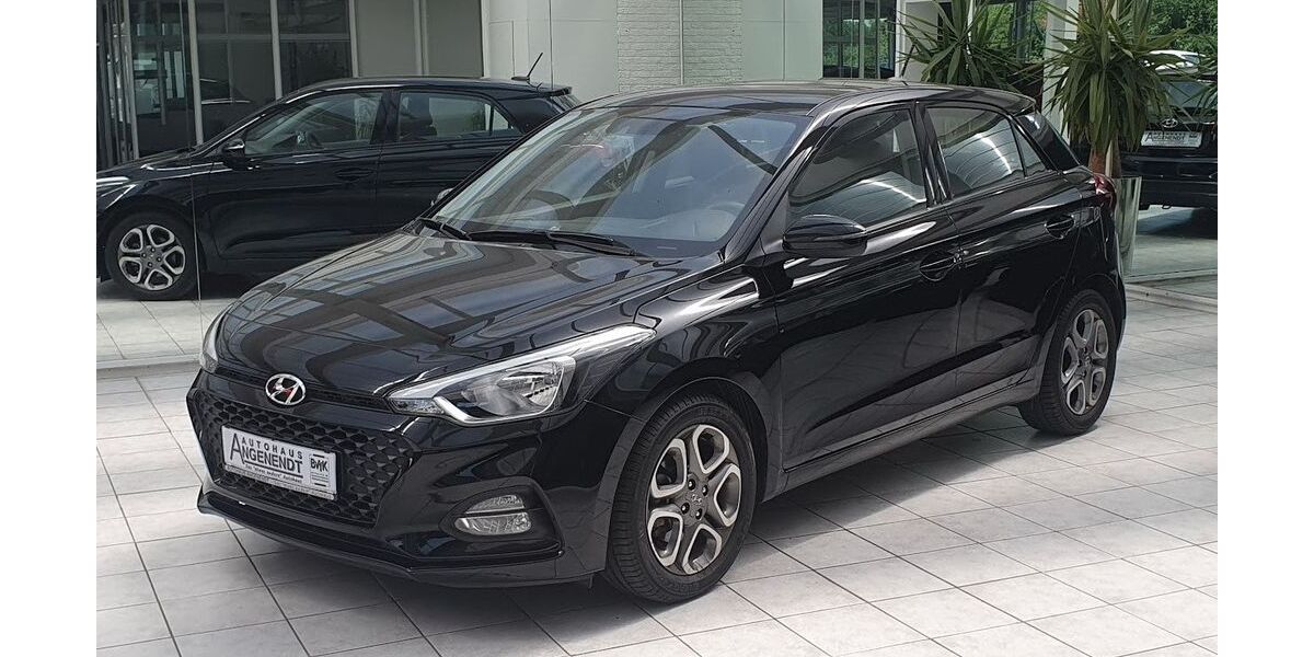 Hyundai i20 25.400 km 14.890 &euro; Geldern 47608