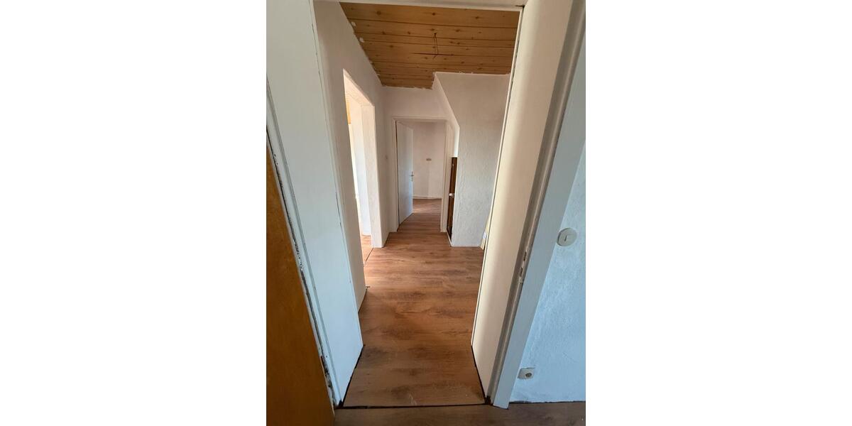 Dachgeschoßwohnung Gelsenkirchen Gelsenkirchen-Nord - 2 Zimmer, 77 m&sup2;, 450&euro; | Angebot:26005024