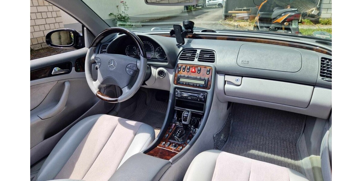 Mercedes-Benz CLK 320 165.500 km 9.490 &euro; Moers 47441