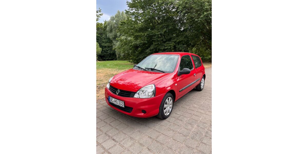 Renault Clio 64.767 km 2.300 &euro; Gelsenkirchen 45894
