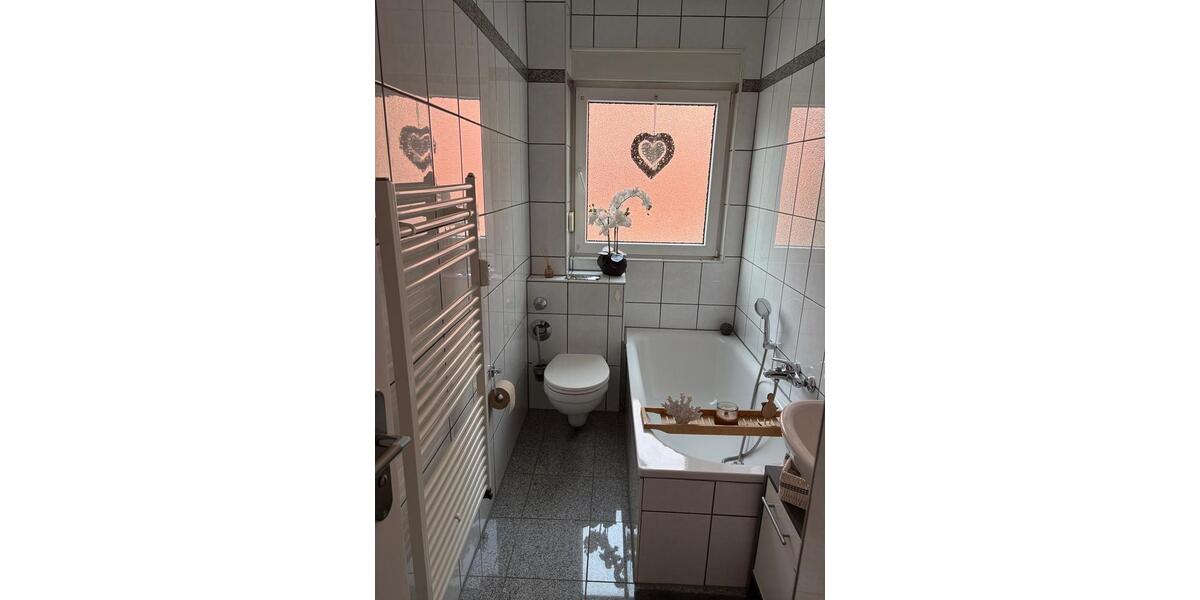 Etagenwohnung Duisburg Essenberg - 4 Zimmer, 100 m&sup2;, 199.000&euro; | Angebot:26272638