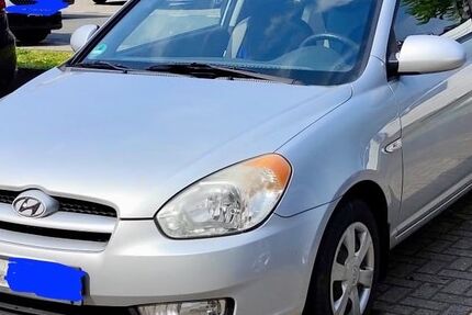 Hyundai Accent 162.000 km 1.250 &euro; Duisburg 47179