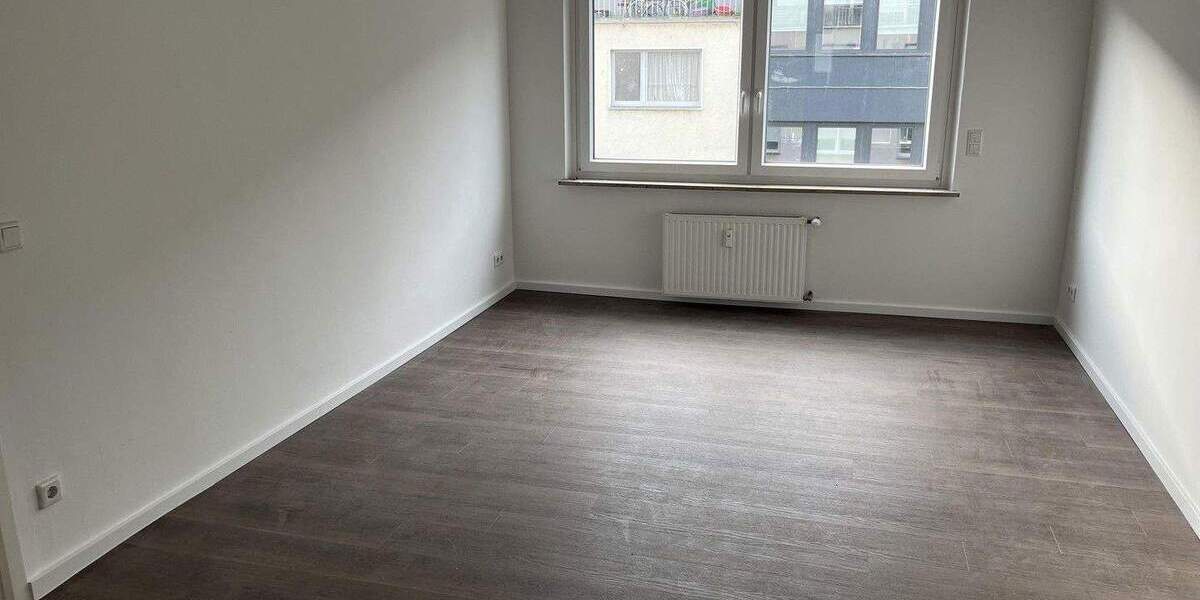 Etagenwohnung Krefeld Stadtmitte - 2 Zimmer, 91 m&sup2;, 710&euro; | Angebot:25780302