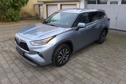 Toyota Highlander 124.785 km 39.950 &euro; Gladbeck 45968