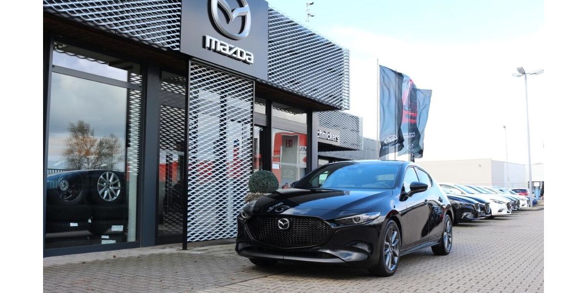 Mazda 3 96.586 km 17.490 &euro; Moers 47441