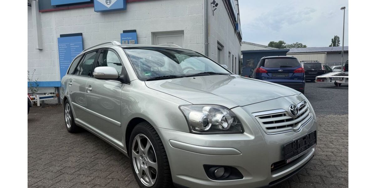 Toyota Avensis 98.195 km 7.999 &euro; Krefeld 47800