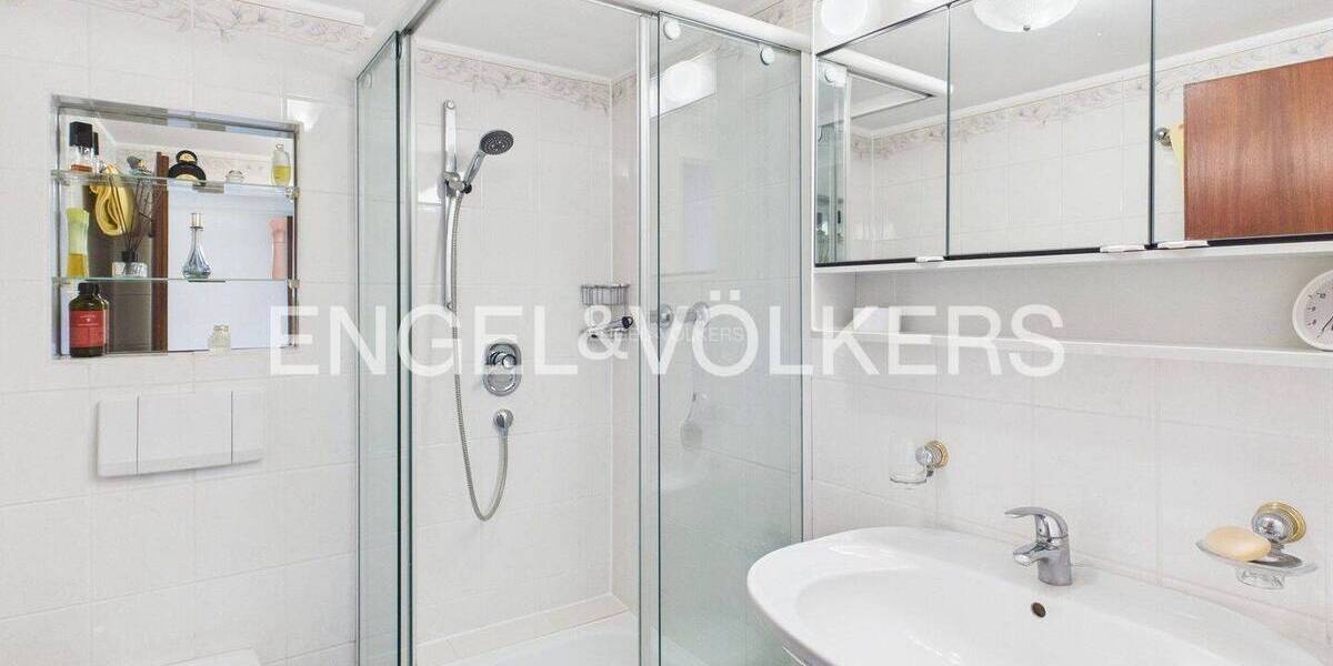 Etagenwohnung Krefeld Bockum - 2 Zimmer, 66 m&sup2;, 165.000&euro; | Angebot:25999872