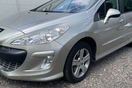 Peugeot 308 128.000 km 4.999 &euro; Essen 45356