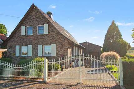 Haus Neukirchen-Vluyn Vluyn - 6 Zimmer, 271 m&sup2;, 1.175.000&euro; | Angebot:27038105