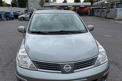 Nissan Tiida 187.050 km 2.500 &euro; Essen 45138