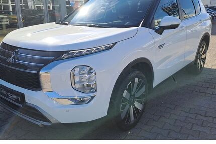 Mitsubishi Outlander 12.950 km 44.490 &euro; Wesel 46485