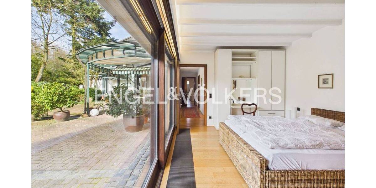 Einfamilienhaus Krefeld Traar - 6 Zimmer, 286 m&sup2;, 2.860&euro; | Angebot:25972018