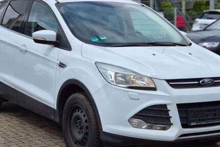 Ford Kuga 97.000 km 8.990 &euro; Essen 45141