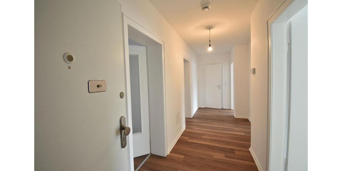 Dachgeschoßwohnung Oberhausen - 3 Zimmer, 87 m&sup2;, 945&euro; | Angebot:25222330
