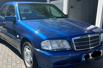 Mercedes-Benz C 180 78.600 km 6.900 &euro; Moers 47443