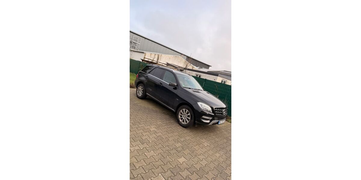 Mercedes-Benz ML 350 149.000 km 16.000 &euro; Neukirchen-Vluyn 47506