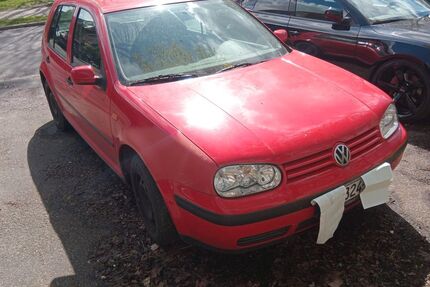 VW Golf 215.000 km 600 &euro; Marl 45770