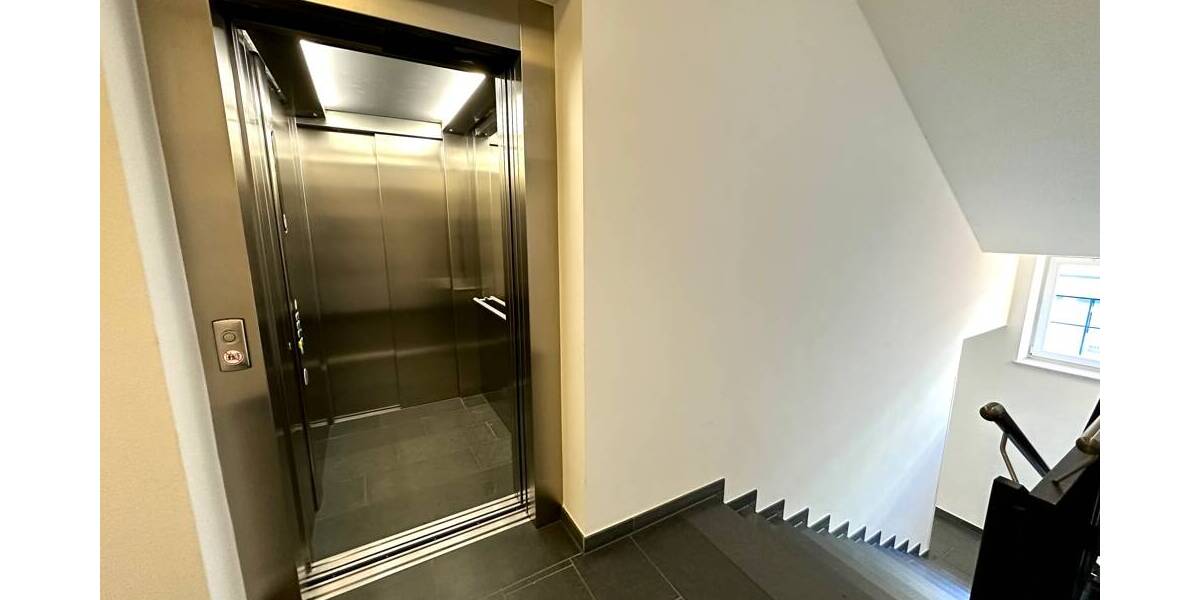 Etagenwohnung Mülheim Mitte - 4 Zimmer, 111 m&sup2;, 1.600&euro; | Angebot:25971060