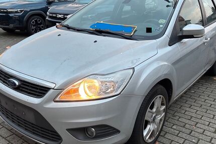 Ford Focus 194.000 km 950 &euro; Oberhausen 46149