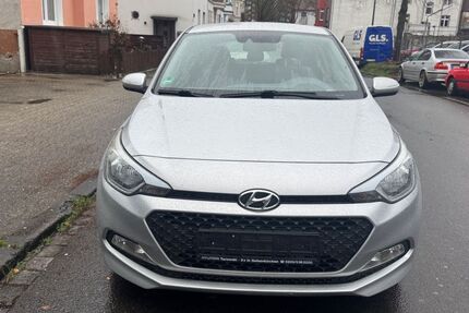 Hyundai i20 126.000 km 6.599 &euro; Gelsenkirchen 45879