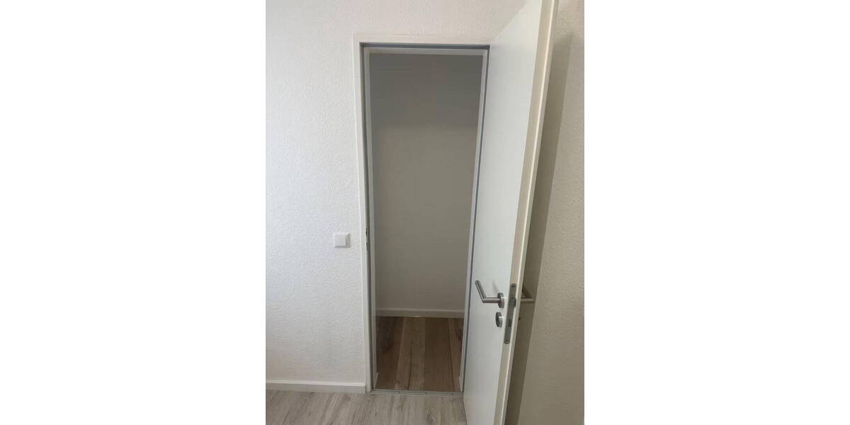 Etagenwohnung Krefeld Uerdingen - 1 Zimmer, 45 m&sup2;, 550&euro; | Angebot:26188325