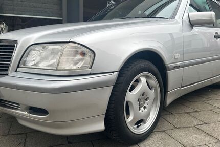 Mercedes-Benz C 180 163.344 km 3.950 &euro; Gelsenkirchen 45899