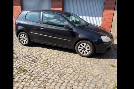 VW Golf 133.500 km 2.800 &euro; Essen 45329