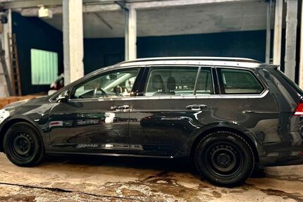 VW Golf 131.090 km 11.000 &euro; ESSEN 45149