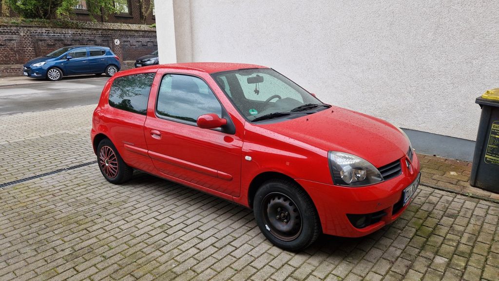 Renault Clio 120.000 km 2.000 &euro; Duisburg 47138