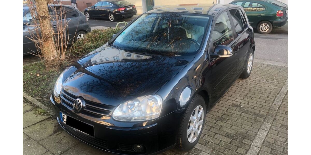 VW Golf 178.000 km 2.150 &euro; Essen 45145