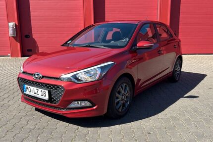 Hyundai i20 90.000 km 8.990 &euro; Kamp-Lintfort 47475