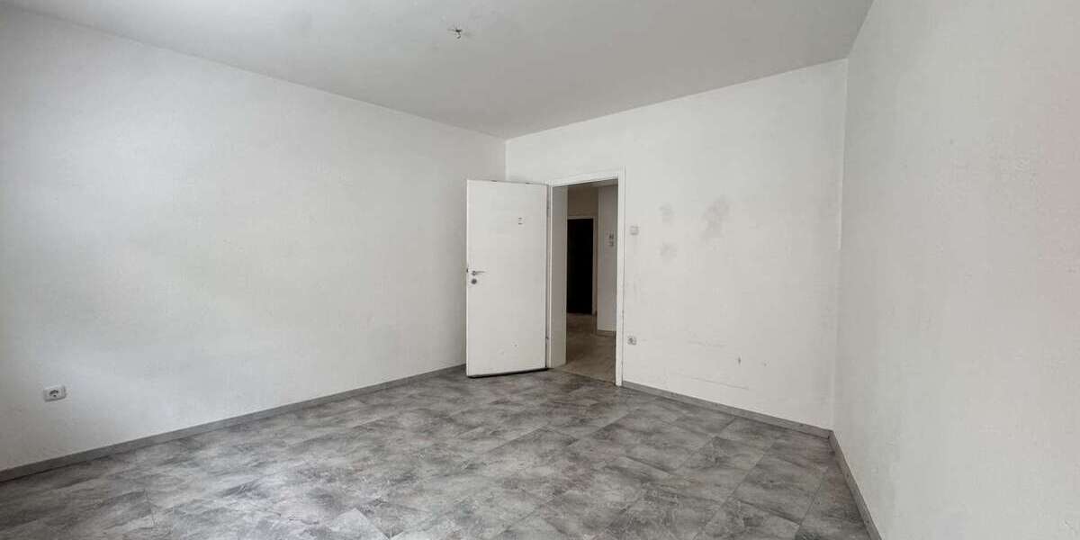 Attraktiv geschnittene 3,5-Zimmer-Wohnung mit Garage und zusätzlichem Stauraum - Erdgeschoßwohnung Essen Stadtbezirk III | Angebot:26312227