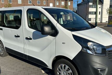 Opel Vivaro 50.000 km 17.880 &euro; Duisburg 47138