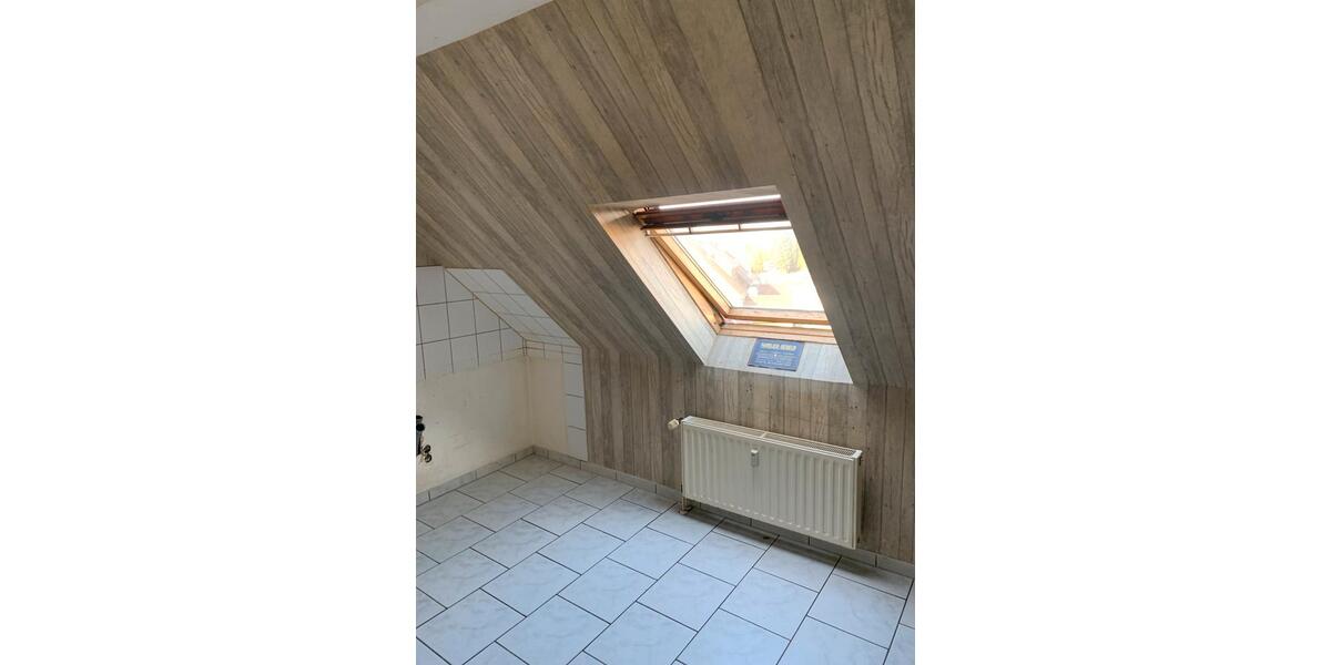 Dachgeschoßwohnung Marl - 5 Zimmer, 120 m&sup2;, 1.020&euro; | Angebot:26041004