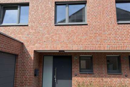 Haus Sonsbeck - 5 Zimmer, 160 m&sup2;, 1.950&euro; | Angebot:22450759