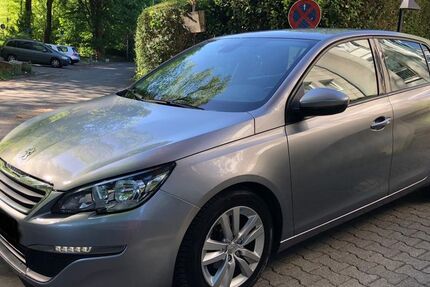 Peugeot 308 96.000 km 5.900 &euro; Essen 45147