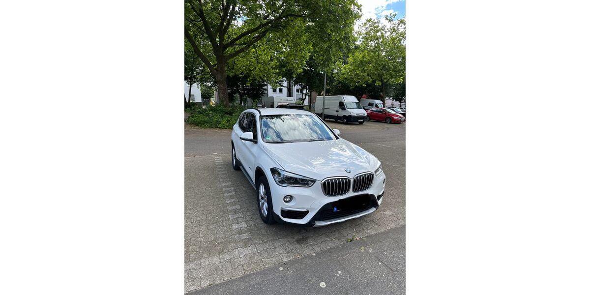 BMW X1 58.869 km 22.400 &euro; Gelsenkirchen 45881