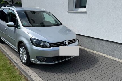 VW Touran 210.000 km 10.500 &euro; Gelsenkirchen 45896