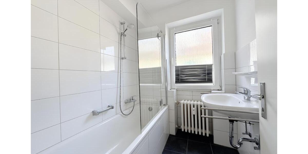 Etagenwohnung Krefeld Cracau - 3.5 Zimmer, 107 m&sup2;, 985&euro; | Angebot:24160330