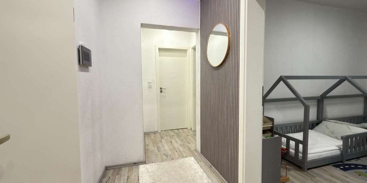 Modernisiertes 3-Parteienhaus mit Maisonette und Gartenanteil nahe Centro - Mehrfamilienhaus, Wohnhaus Oberhausen Osterfeld | Angebot:26041244