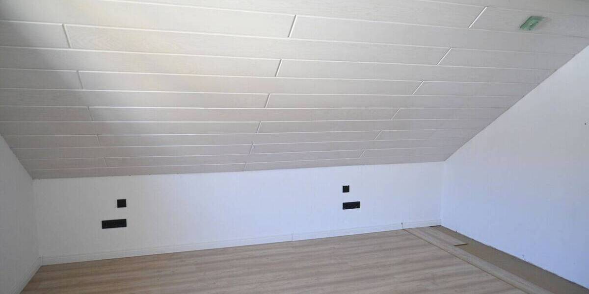 Etagenwohnung Essen Dellwig - 2 Zimmer, 86 m&sup2;, 220.000&euro; | Angebot:26730507