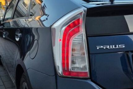 Toyota Prius 117.000 km 11.900 &euro; Duisburg 47179