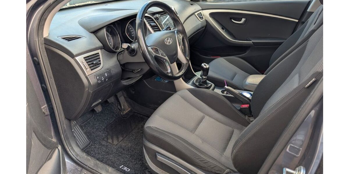 Hyundai i30 221.000 km 5.099 &euro; Krefeld 47829